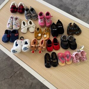 Lot of baby/toddler shoes (6 months -‎ 2 year olds)